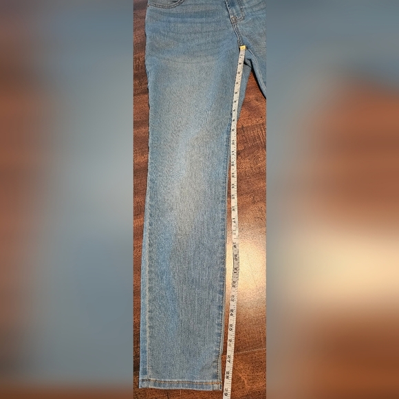 Old Navy Super Skinny Mid Rise Women's Size 12 Light Wash Blue Denim Jeans NWT - Picture 13 of 13